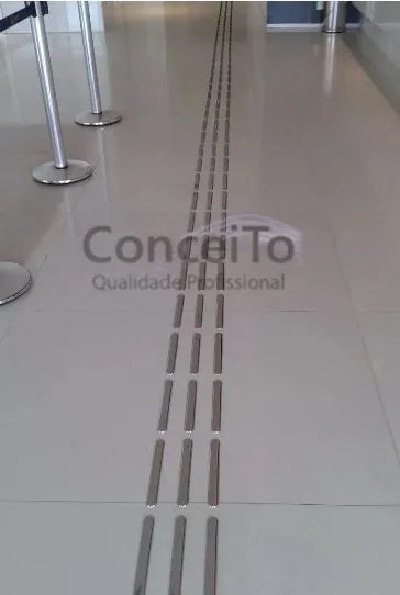 Piso tátil direcional em aço inox - 4002 - Conceito Metais (foto 2)
