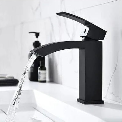 Torneira misturador monocomando baixa calha preto fosco - 4349 - Conceito Metais